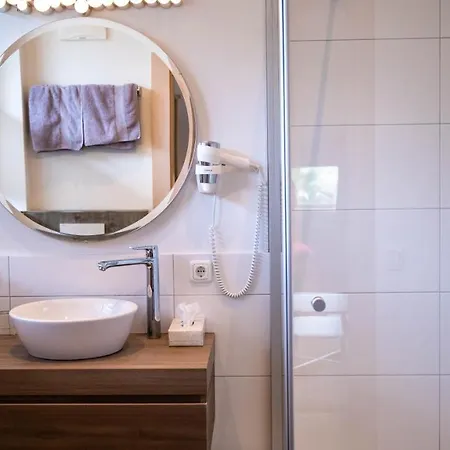 호텔 Der Almhof 마리아알름암스타이너르넨미어