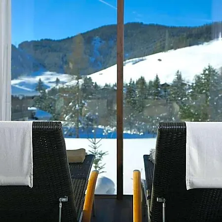 Hotel Der Almhof 4*