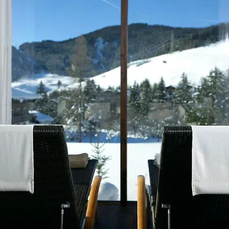 Der Almhof Hotel 4*